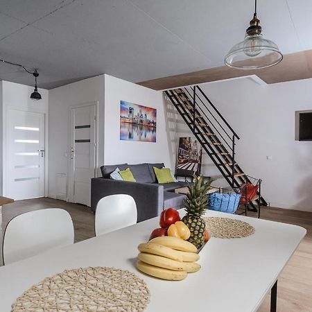 Stylish Apartment In The City Center Of ワルシャワ エクステリア 写真