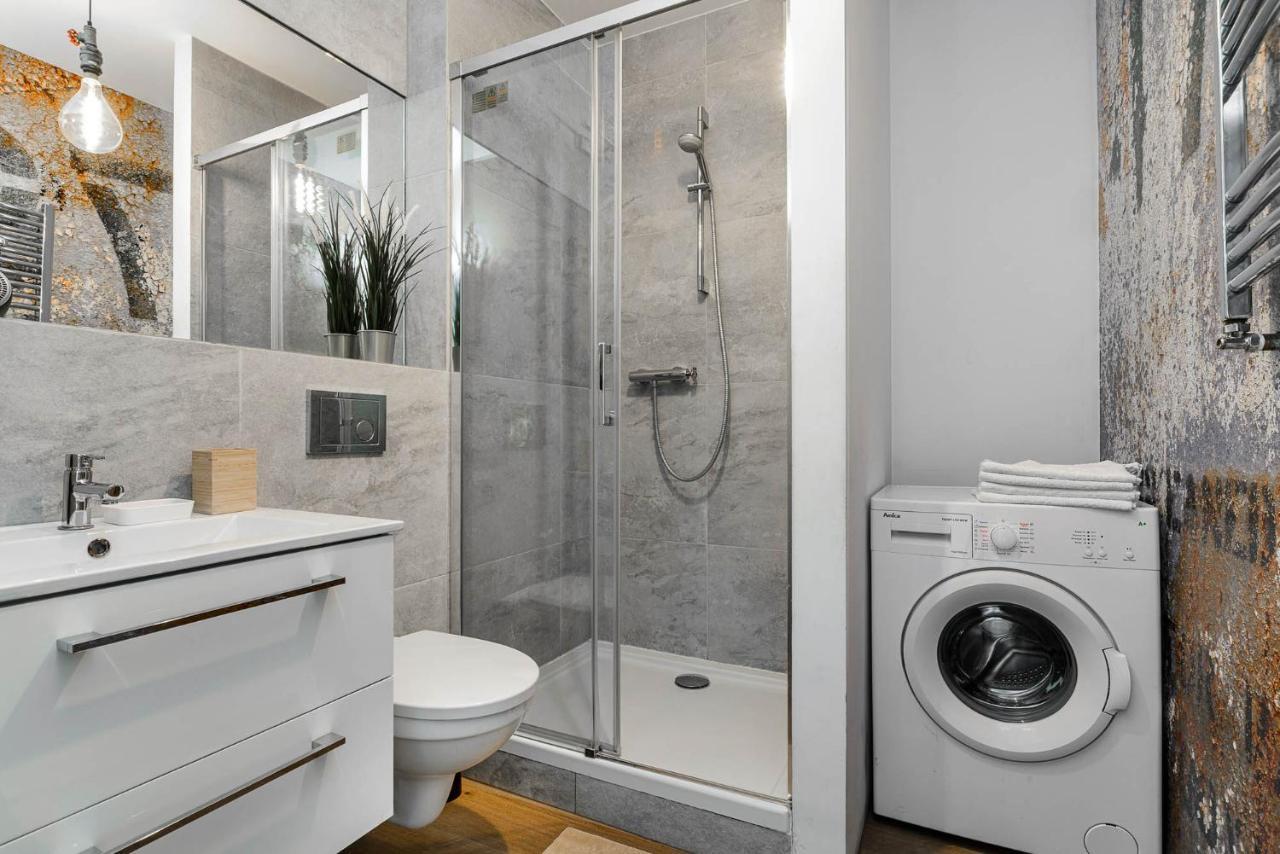 Stylish Apartment In The City Center Of ワルシャワ エクステリア 写真